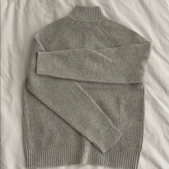 Banana Republic Wool Sweater - Picture 3 of 4